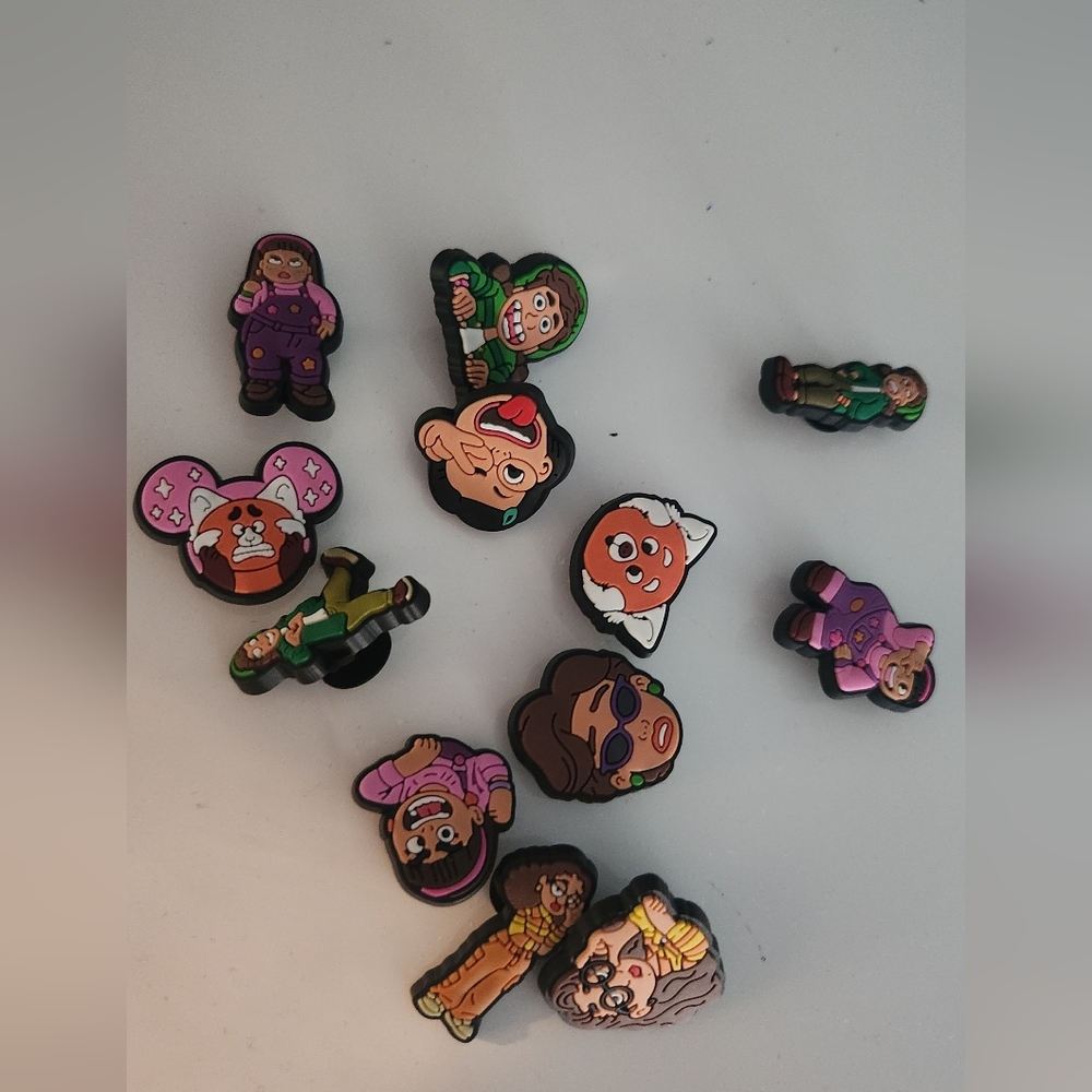 Turning red jib its (croc charms)
